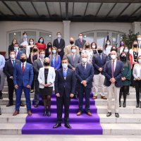 El Rector Sergio Mena junto a los directores y colaboradores de la UGM.