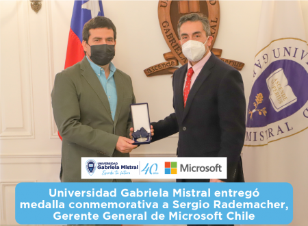 Universidad Gabriela Mistral entregó medalla conmemorativa a Sergio Rademacher, Gerente General de Microsoft Chile