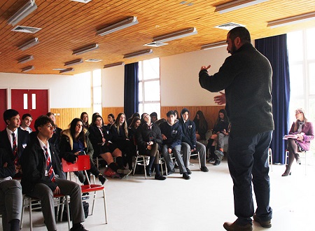 Estudiantes de 4to Año Medio del Colegio Saint Andrew participaron en una nueva versión de las “Charlas Mistralinas”