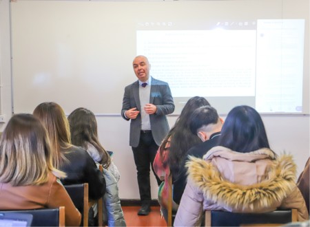 Estudiantes de la Escuela de Derecho UGM participaron de Clases Espejo junto a la U. de Morón de Argentina