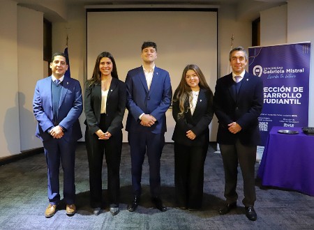 Universidad Gabriela Mistral realizó ceremonia de cambio de mando del Centro de Estudiantes