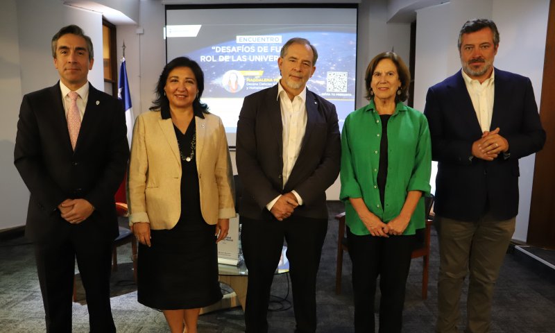 Universidad Gabriela Mistral organizó encuentro 