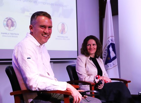 Experto inglés Matt Phelan dictó charla sobre cómo conviven las emociones y los negocios