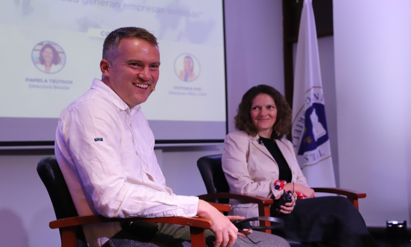 Experto inglés Matt Phelan dictó charla sobre cómo conviven las emociones y los negocios