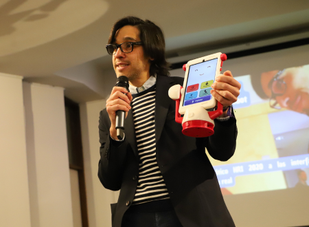 Escuela de Diseño y Artes Digitales UGM participó en charla sobre Sima Robot, pionero en robótica social en Chile