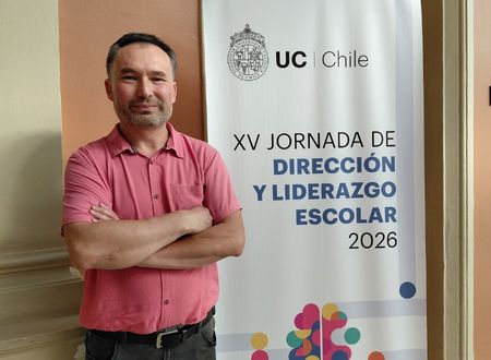 Académico de Ingeniería Civil Informática UGM presentó plataforma para uso escolar en Summit Internacional de Educación UC