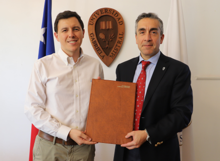 UGM firma convenio con la Municipalidad de Independencia para impulsar innovación con impacto territorial