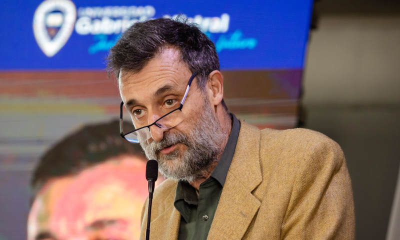 Cristián Warnken encabeza homenaje a Gabriela Mistral a 80 años de su Premio Nobel