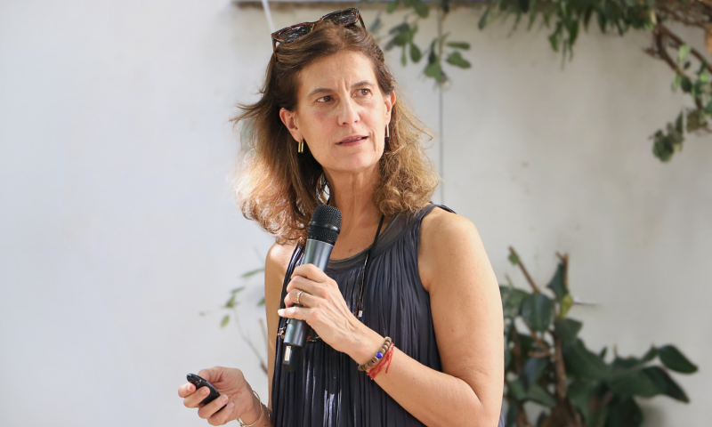 Directora del Laboratorio de Vivienda de Universidad de Columbia presentó su trabajo en la Universidad Gabriela Mistral en la charla “Un Itinerario Personal.