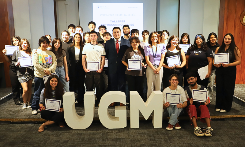 Mistralinos son certificados por su participación en talleres extracurriculares de la UGM