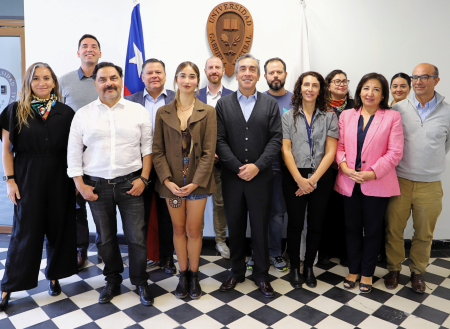 UGM realiza sexto Consejo Asesor Externo de Innovación con foco en inteligencia artificial