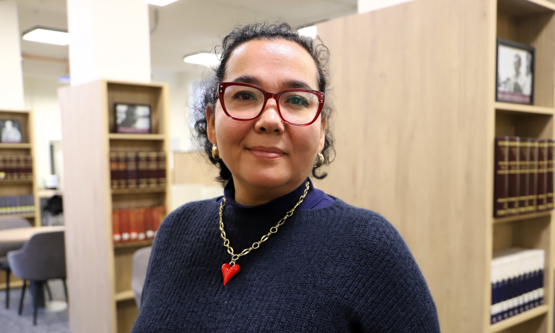 Profesora de la Escuela de Humanidades UGM presentó investigación en Congreso Internacional de Arqueología Americana Lima 2026