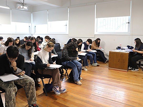Más de 1.200 inscritos convocó el Ensayo PAES gratuito de la Universidad Gabriela Mistral