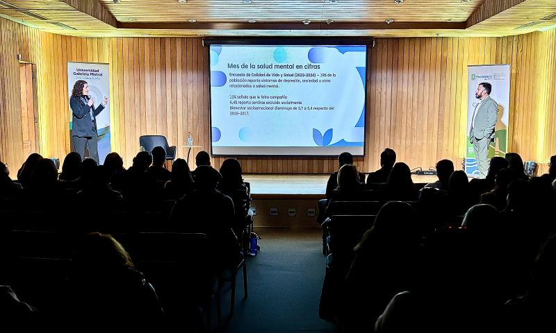UGM realiza taller de autocuidado para docentes y funcionarios del Liceo N.º 7 de Providencia